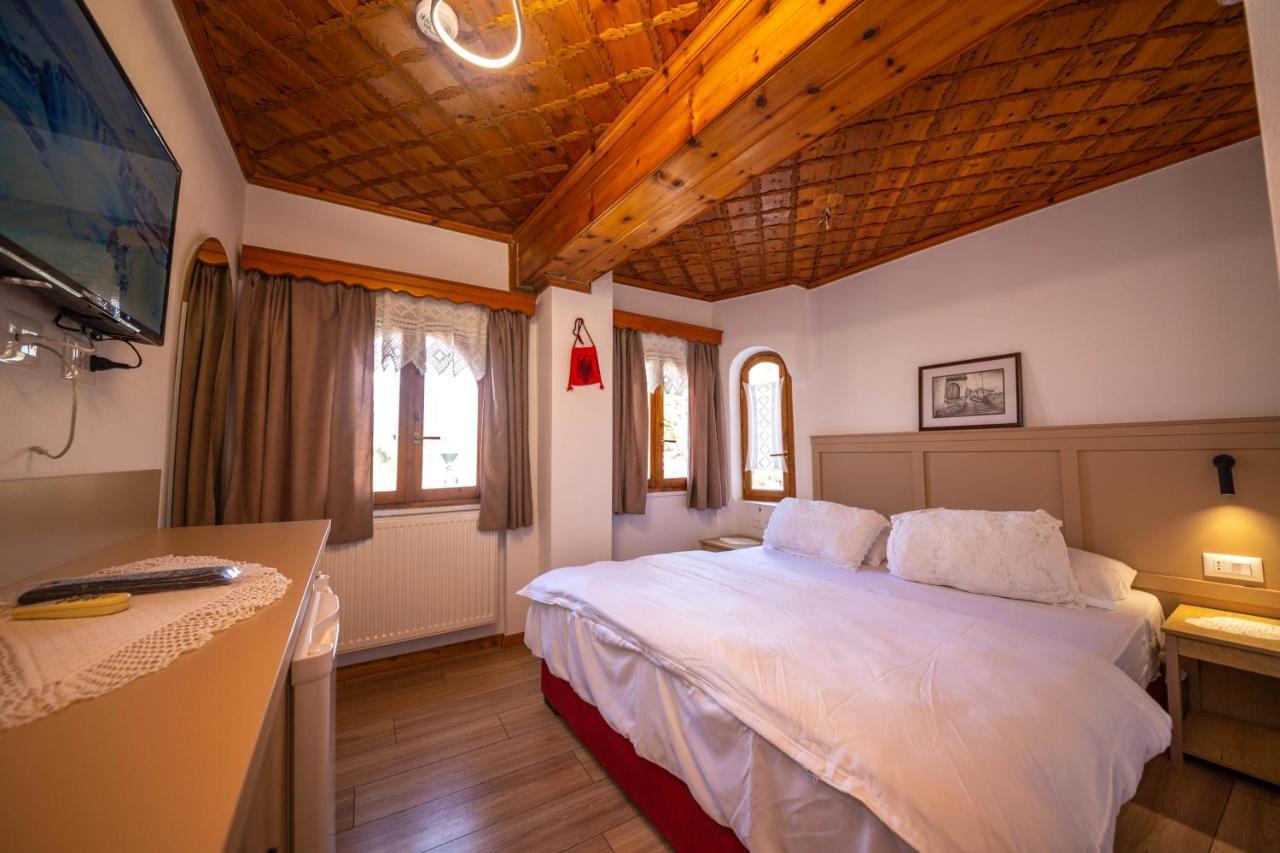 Bed And Breakfast Kotoni Gjirokastër Exterior foto