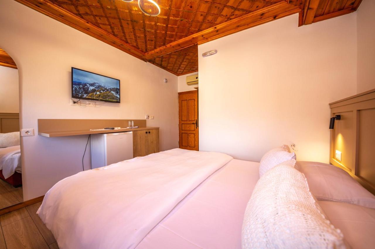 Bed And Breakfast Kotoni Gjirokastër Exterior foto