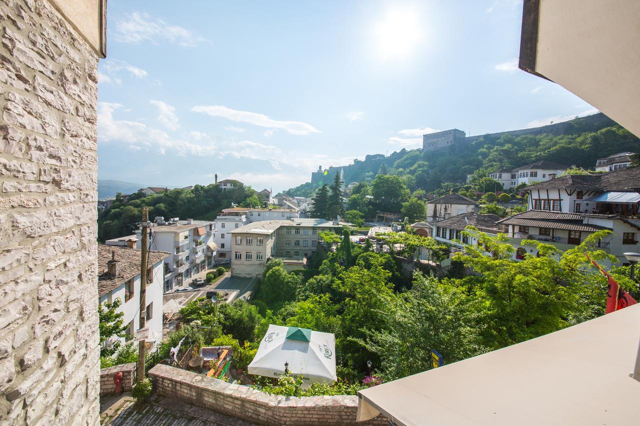 Bed And Breakfast Kotoni Gjirokastër Exterior foto
