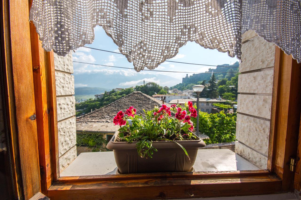 Bed And Breakfast Kotoni Gjirokastër Exterior foto